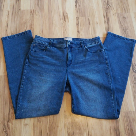 Chico's Denim - 🌻Sale🌻Chico's Short Fabulously Slimming Jeans